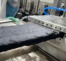 Yongte resuelve el defecto de extrusión de la plataforma de WPC para un cliente canadiense de la noche a la mañana