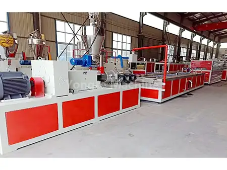 Línea de producción de paneles de pared de PVC