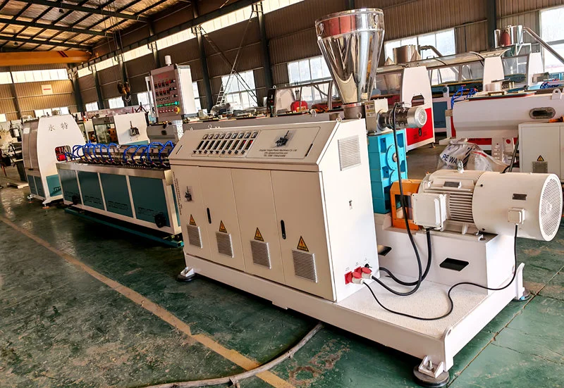 Máquina para fabricar mangueras de remojo de caucho