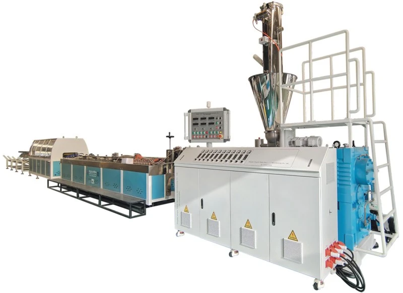 Máquina de madera y plástico que utiliza entre un 50 y un 70 % de polvo de madera