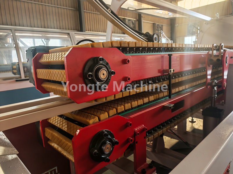 Máquina para fabricar jambas de puertas WPC