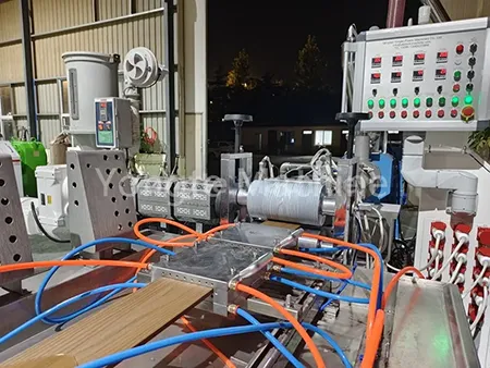 Máquina para fabricar vallas de WPC